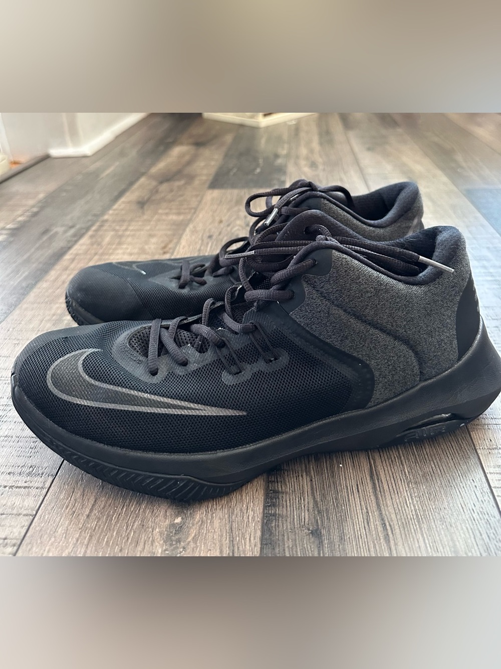 NIKE AIR VERSATILE II Mens Black Basketball Shoes Sneakers Men's size 10.5